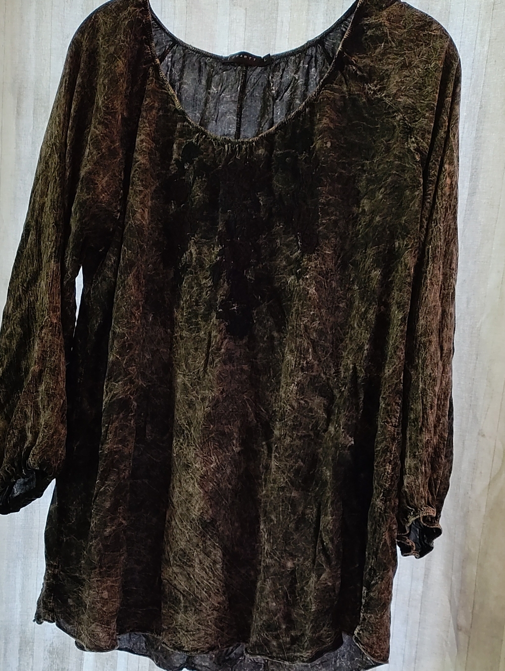 T Party Fashion Top, Y2K Distress Dyed Black 100% Rayon, Size L, Bubble Sleeve
